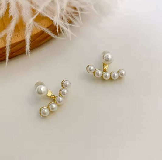 Golden Aura Pearl Earrings